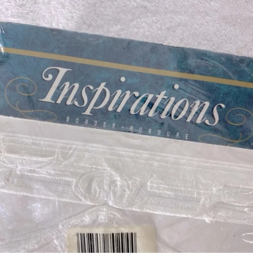 Vintage Inspirations White Textured Embossed Paintable Wallpaper Border Trim